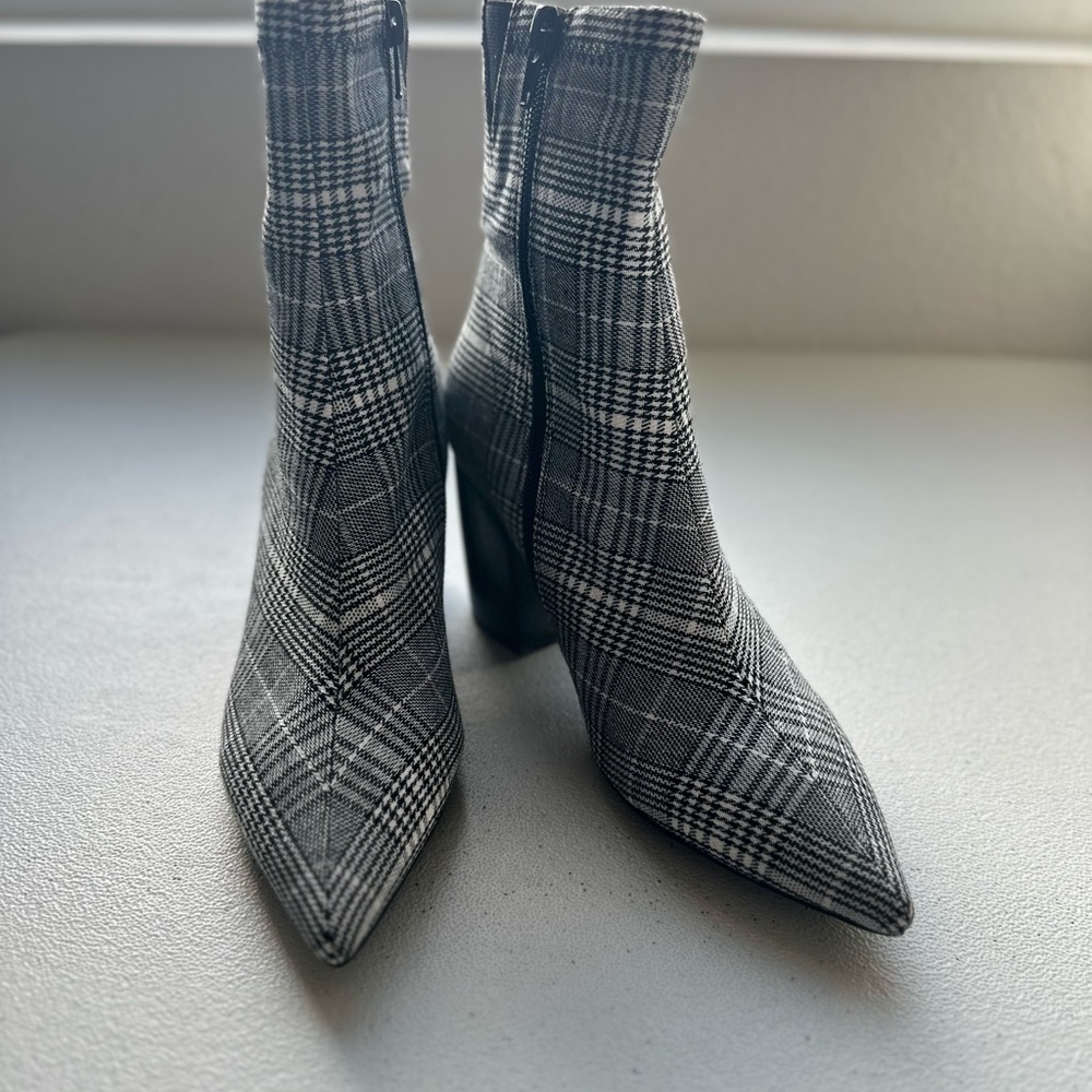 Jeffreycambell plaid black gray white fabric with pointed toe and blockheel - Picture 6 of 10